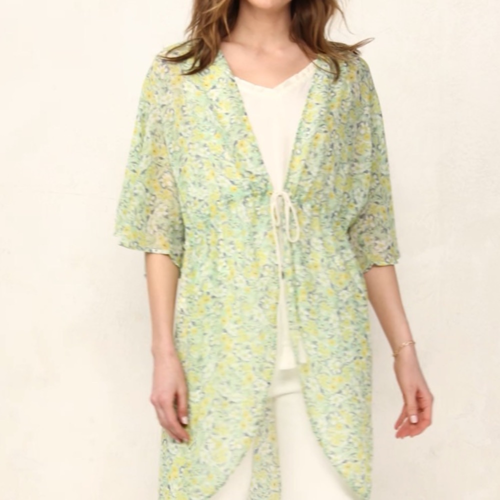 LC Lauren Conrad Floral Sheer Kimono